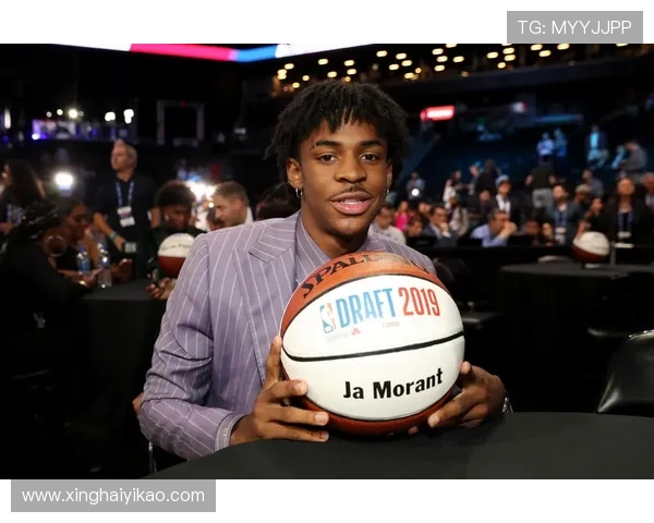 成都篮球队的辉煌之路：从默默无闻到大师赛的崛起与突破